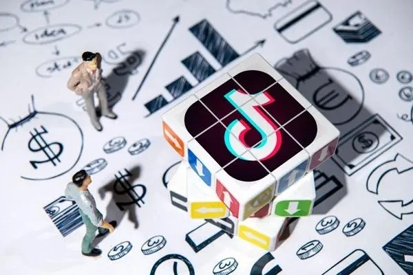 最早使用比特币在互联网上交易的人，都是一些什么人？